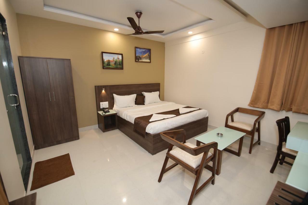 Hotel Shringar Palace Hubli Kültér fotó
